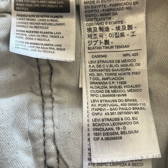Levi's Jeans Mens 42x32 100% Cotton 501 Button Fly Red Tab Straight Leg - Picture 10 of 10